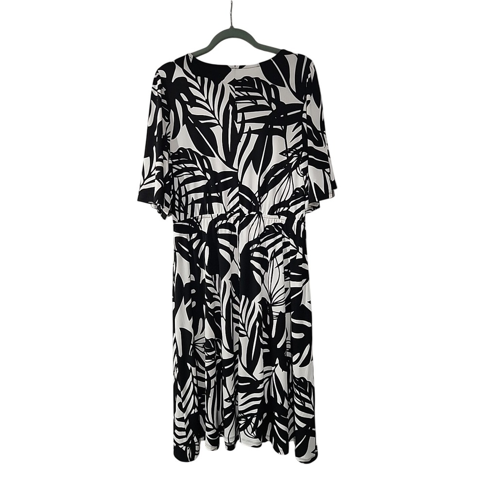Girl With Curves Black White Palm Print V-Neck Flutter Sleeve Midi Dress SP
